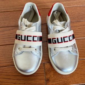 Gucci Toddler Ace sneaker with Gucci stripe